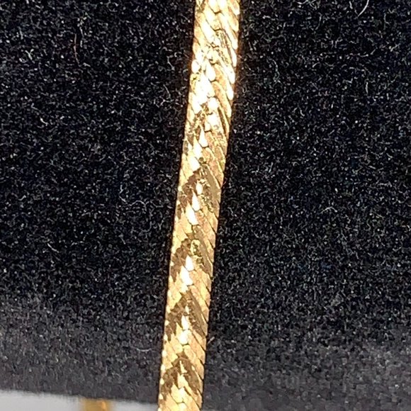 7" long 14 Kt Gold V Design Herringbone Bracelet - Picture 1 of 13
